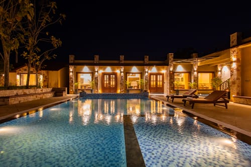 Tiger Cave Suite | Pet-friendly Room with Shared Pool & Garden on Main Ranthambore Road – 1 bedroom villa in Ranthambore, Rajasthan