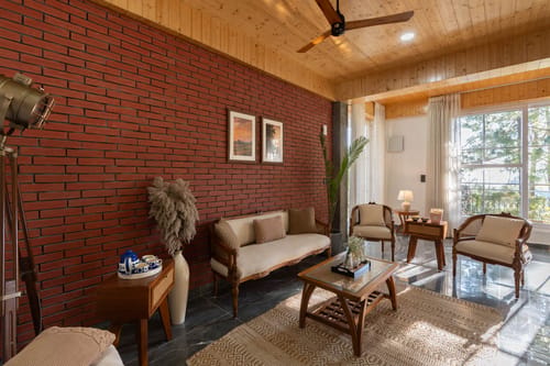 Crescent Peak W/Jacuzzi – 3 bedroom villa in Kasauli, Himachal Pradesh