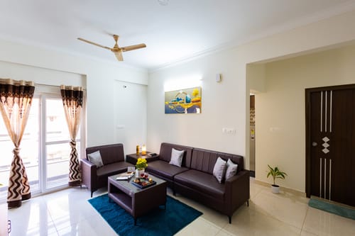 SLV Ventures Abhignya | 2-BHK Urban Stay With Private Balcony & Green View With Lift – 2 bedroom villa in Bengaluru, Karnataka