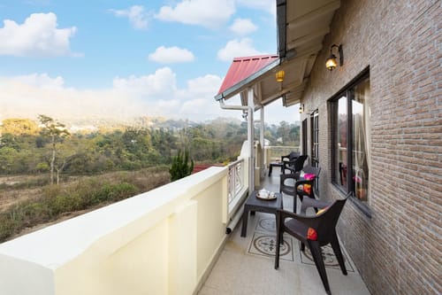 Cozy Nest | 2-BHK | Garden | Balcony | Swing | Bathtub | Bonfire Area  – 2 bedroom villa in Nainital, Uttarakhand