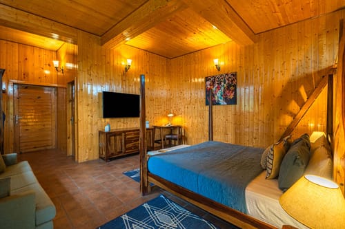 Peak @ Chalet Rushli - Kanatal – 3 bedroom villa in Mussoorie, Uttarakhand