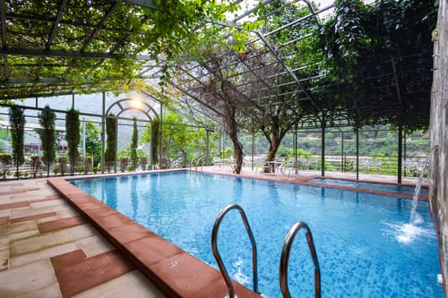 Granny’s Den | 1 Pet-friendly Artistic Hut With Shared Pool, Restaurant & Gazebo by the River – 1 bedroom villa in Dehradun, Uttarakhand