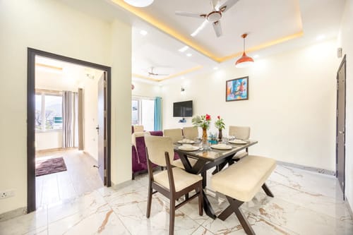 Kingdom Heartz | Elegant Pet-friendly 2-BHK Apartment With Balcony, Common Pool, Common Garden & Restaurant  – 2 bedroom villa in Nainital, Uttarakhand