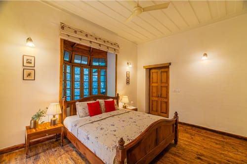 Paris Villa W/ Outdoor Pool