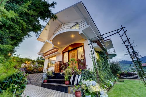 Heaven Hill View | Elegant 2-BHK Hill Retreat With Garden & Balcony – 2 bedroom villa in Ooty, Tamil Nadu
