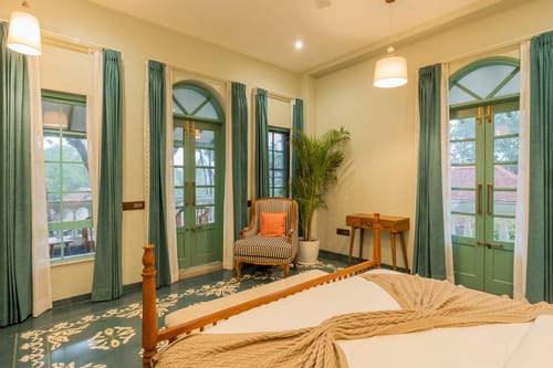 Villa Frienders | Indo-Portuguese 5-BHK Villa With Private Pool & Lift Near Popular Beaches – 5 bedroom villa in North Goa, Goa