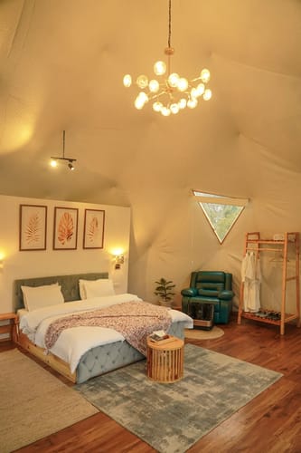 Glamorous Presidential Suite