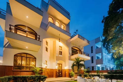 Klook @ Moets Palm Villa – 7 bedroom villa in Gurgaon, Delhi