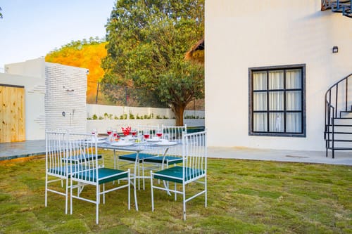 Jade Arbőur | 3-BHK Moroccan-Inspired Villa with Private Pool & Panoramic Hill Views – 3 bedroom villa in Udaipur, Rajasthan