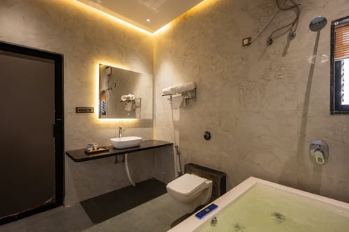 Lacielo – 6 bedroom villa in Lonavala, Maharashtra