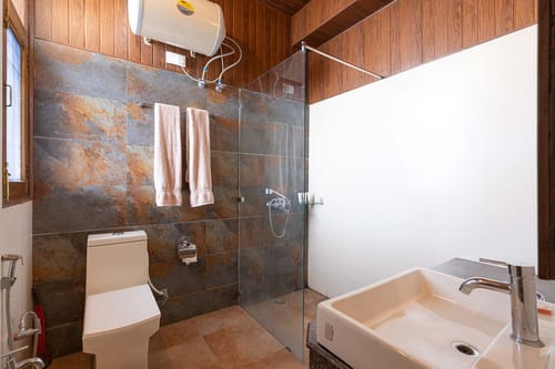 3 Rooms Outhouse @ Mysty View – 3 bedroom villa in Kasauli, Himachal Pradesh