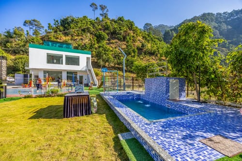 Kingdom Heartz | Elegant Pet-friendly 2-BHK Apartment With Balcony, Common Pool, Common Garden & Restaurant  – 2 bedroom villa in Nainital, Uttarakhand