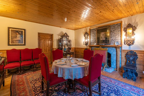 Maharaja Suite @ The Imperial Estate – 1 bedroom villa in Manali, Himachal Pradesh