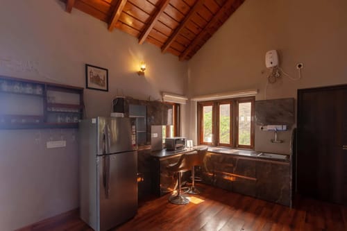 Amara Dawn | 4-BHK | Near Nainital Lake | Hill Views | Pet friendly  – 4 bedroom villa in Nainital, Uttarakhand