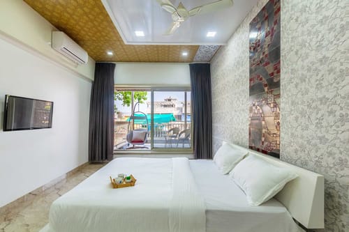 6 Rooms @ Ayurkutir Villa – 6 bedroom villa in Lonavala, Maharashtra