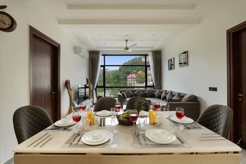 Panchvati Veloraa | Pet-friendly 3-BHK Apartment with Scenic Views & Outdoor Seating – 3 bedroom villa in Kasauli, Himachal Pradesh