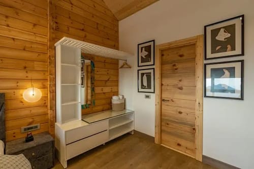 Wooden chalet @ Soul Stories ( 4 BH Luxury Villa ) – 4 bedroom villa in Mussoorie, Uttarakhand