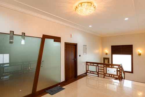 Valiyaveetil Mansion | 5-BHK Mansion With Private Pool, Home Theatre, Garden & Lift | Near New Marine Drive – 5 bedroom villa in Kochi, Kerala