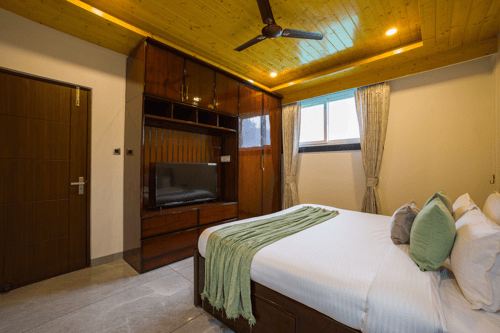 Cliff Vallis | Hill View 3-BHK Apartment with Balcony & Common Play Zone – 3 bedroom villa in Shimla, Himachal Pradesh
