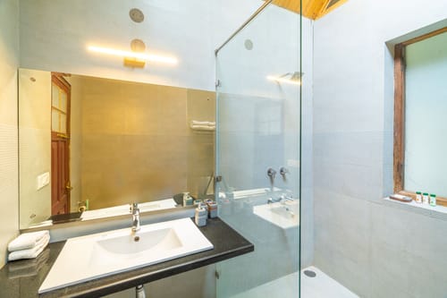 Paris Villa W/ Outdoor Pool