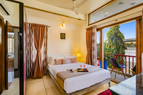 The Jazminn Skyglass | 3-BHK Pet-friendly Apartment with Balcony | Near Bengaluru Palace – 3 bedroom villa in Bengaluru, Karnataka