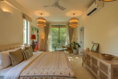 Moonstone Villa w/ Pool & Rooftop Jacuzzi