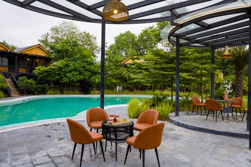 Raha Farms | 4-BHK Pet-friendly Villa with Private Pool, Restaurant, Shared Pool, Game Zone, & Gym on 5.5-Acre Land – 4 bedroom villa in Delhi Ncr, Delhi