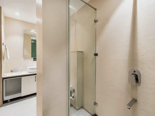 Shukrana 4BHK Luxury Retreat | Mall Road