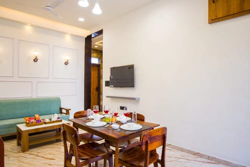 Parvam Retreat | Charming Pet-friendly 2-BHK Villa With Private Pool, Garden, Terrace & Aravali Hill Views – 2 bedroom villa in Udaipur, Rajasthan