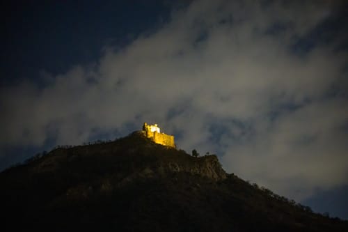 Kasturi | Pet-Friendly Rooms With Views of Sajjangarh Palace & Plunge Pool – 2 bedroom villa in Udaipur, Rajasthan