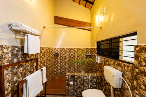 Twisted Tree | 1-Room Suite Pet-Friendly Suite with Shared Pool, Bar & Restaurant – 1 bedroom villa in Coorg, Karnataka