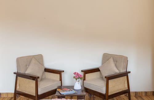 The Kimadi House | 4-BHK English-Style Villa With Rooftop, Pool & Mussoorie Views – 4 bedroom villa in Dehradun, Uttarakhand