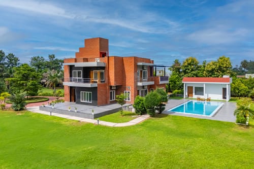 Imperial Isle - Sohna w/ Pool