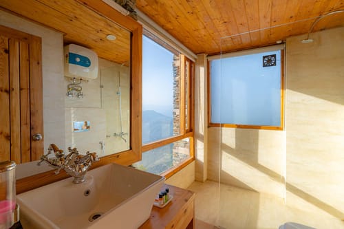 1 Room @ Daafi – 8 bedroom villa in Shimla, Himachal Pradesh