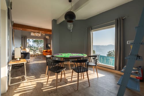 Serene w/ Outdoor Bonfire – 6 bedroom villa in Kasauli, Himachal Pradesh