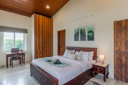 Oakwood Mansion | 7-BHK | 2 Cottages |1 Villa | Pvt Pools & Lush Garden | Party Halls – 7 bedroom villa in Jaipur, Rajasthan