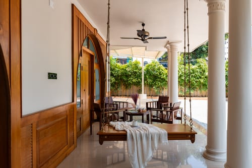 Valiyaveetil Mansion | 5-BHK Mansion With Private Pool, Home Theatre, Garden & Lift | Near New Marine Drive – 5 bedroom villa in Kochi, Kerala