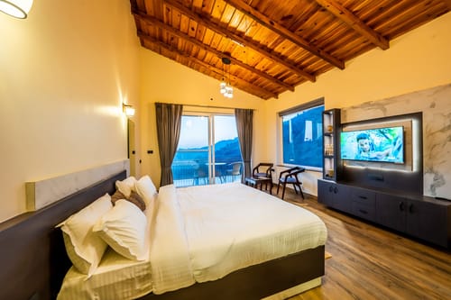 Sunset Springs w/ Heated Swimming Pool – 3 bedroom villa in Nainital, Uttarakhand