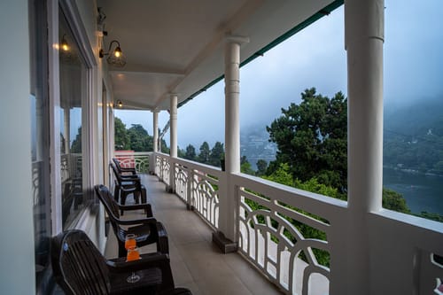 Headingly Suites | Lake-Facing 2-Room Retreat Just Above Mall Road – 2 bedroom villa in Nainital, Uttarakhand
