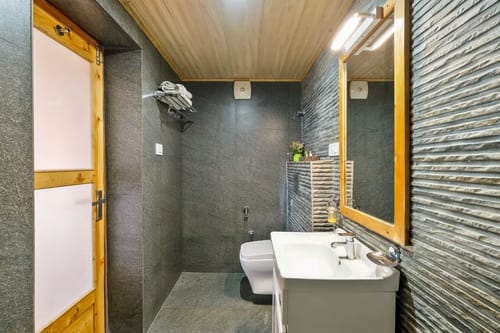 Jomotel Talai – 2 bedroom villa in Shimla, Himachal Pradesh