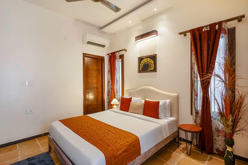 The Jazminn Earthroom | 3-BHK Pet-friendly Apartment with Shared Sit Out Area | Near Bengaluru Palace – 3 bedroom villa in Bengaluru, Karnataka