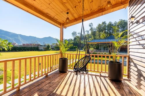 The Woods: Pine Villa