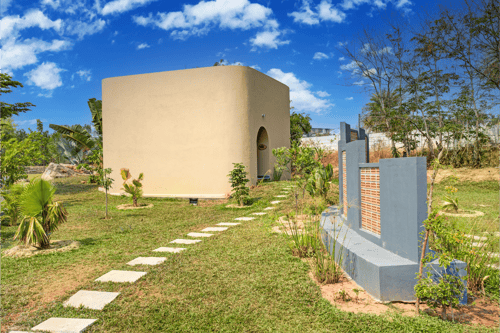 Urvi Terra Luxe Suite | Pet & Eco-friendly Farmstay With Garden, Common Pool & Games Zone – 1 bedroom villa in Bengaluru, Karnataka