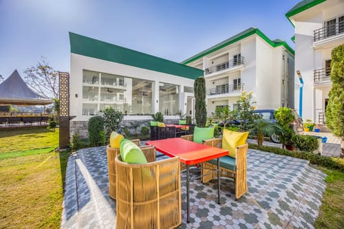 Kingdom Heartz | Elegant Pet-friendly 2-BHK Apartment With Balcony, Common Pool, Common Garden & Restaurant  – 2 bedroom villa in Nainital, Uttarakhand