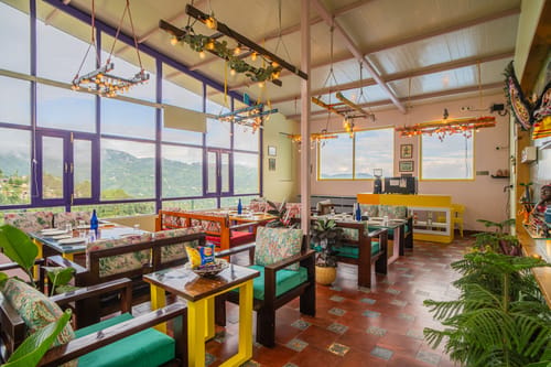 Adrushya | Cosy 1-Room Stay with Hill Views, Karaoke Lounge & Restaurant – 1 bedroom villa in Mukteshwar, Uttarakhand