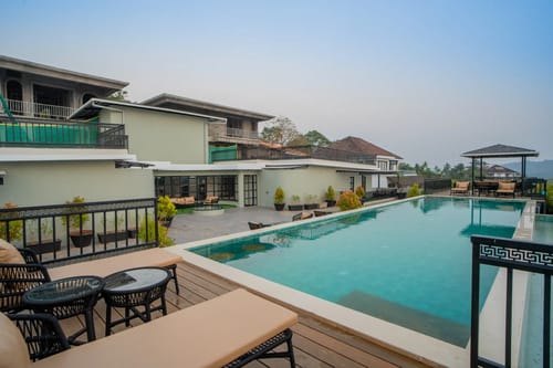 Kamerios Skye | 1-BHK | Jacuzzi | Balcony | Rooftop Pool | Lift  – 1 bedroom villa in North Goa, Goa