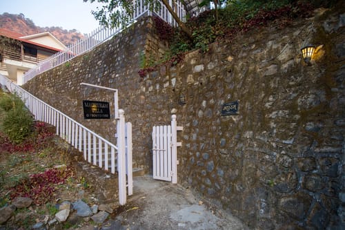 Madhuram Villa | Hillside Pet-Friendly 1-BHK Getaway With Attic, Balcony & Garden – 1 bedroom villa in Dehradun, Uttarakhand