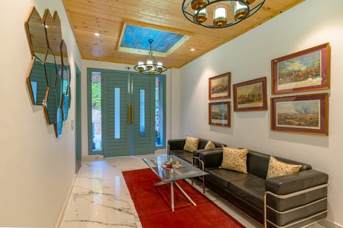 Utopia @ Aykon Estate w/ Outdoor Pool – 8 bedroom villa in Kasauli, Himachal Pradesh