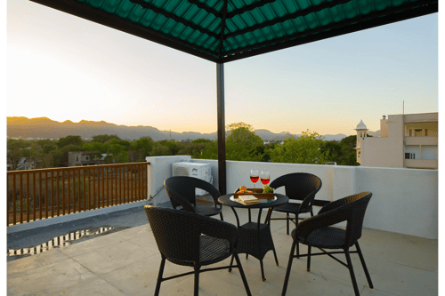 Parvam Retreat | Charming Pet-friendly 2-BHK Villa With Private Pool, Garden, Terrace & Aravali Hill Views – 2 bedroom villa in Udaipur, Rajasthan