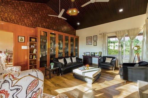 Room 4 @ The Silver Oaks Cottage – 1 bedroom villa in Dehradun, Uttarakhand
